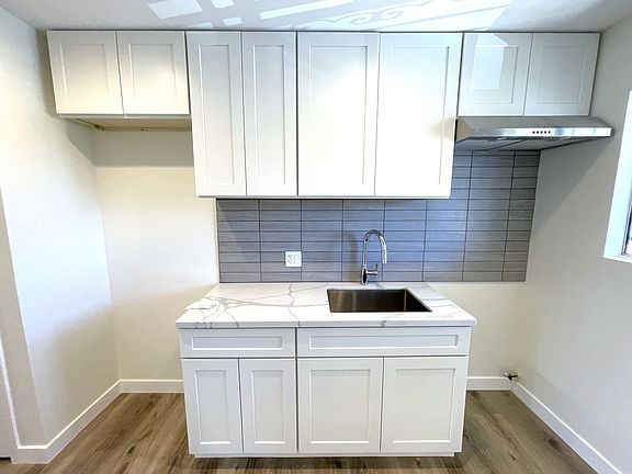3rd image of 1312 W Florence Ave APT 2