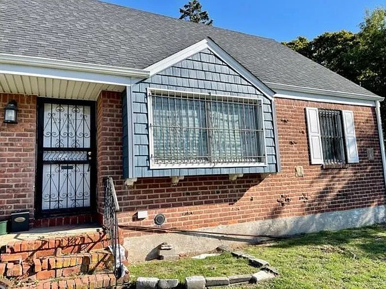 1st image of 11959 221st St