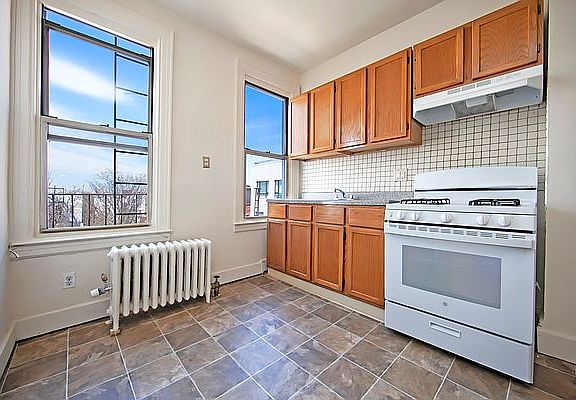 5th image of 664 6th Ave #4R