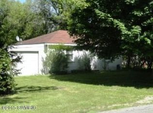 196 S Ewing St, Newaygo, MI
