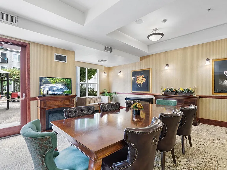 The Heights at Columbia Knoll Senior Living Apartments — Photo 18