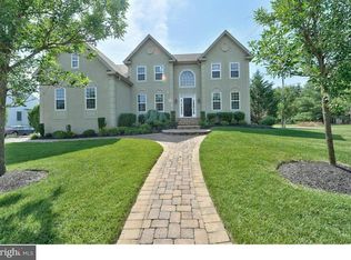 2 Cranbury Hill Ct, Mount Laurel, NJ 08054