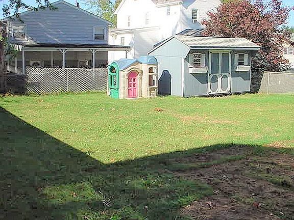 3rd image of 50 Elizabeth Ave