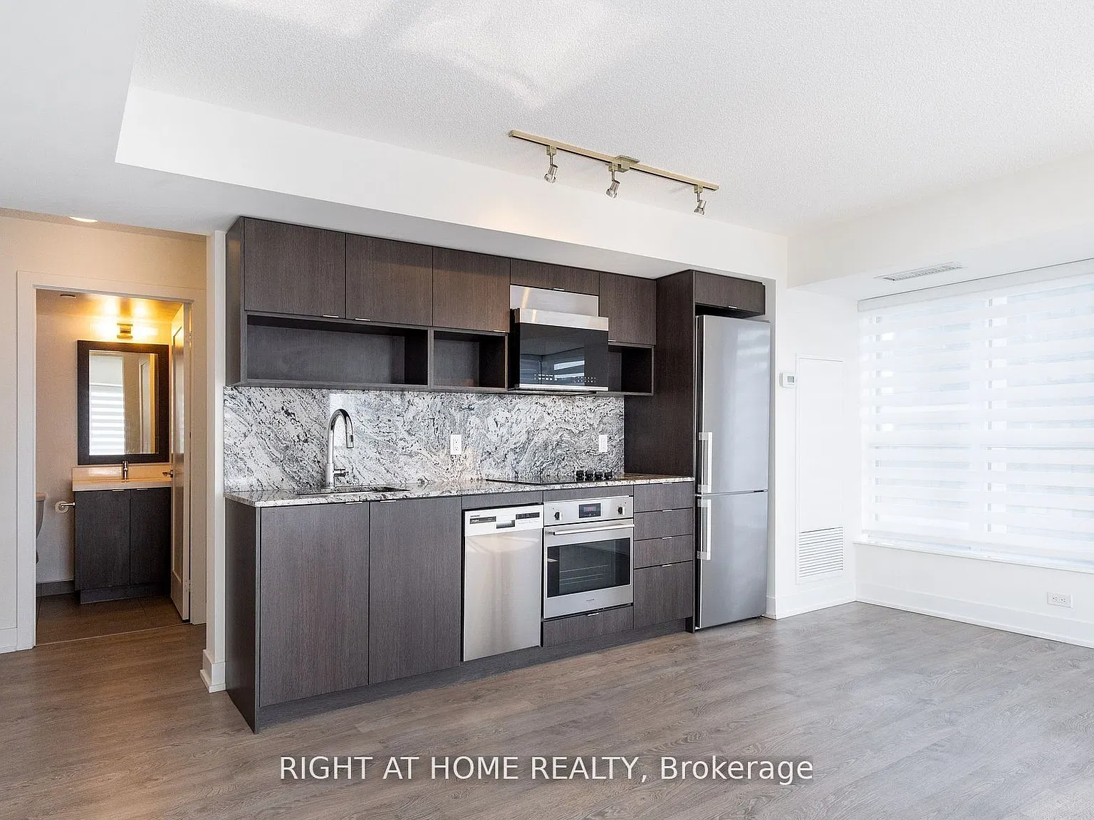 1 bed, $2,450 — Photo 4