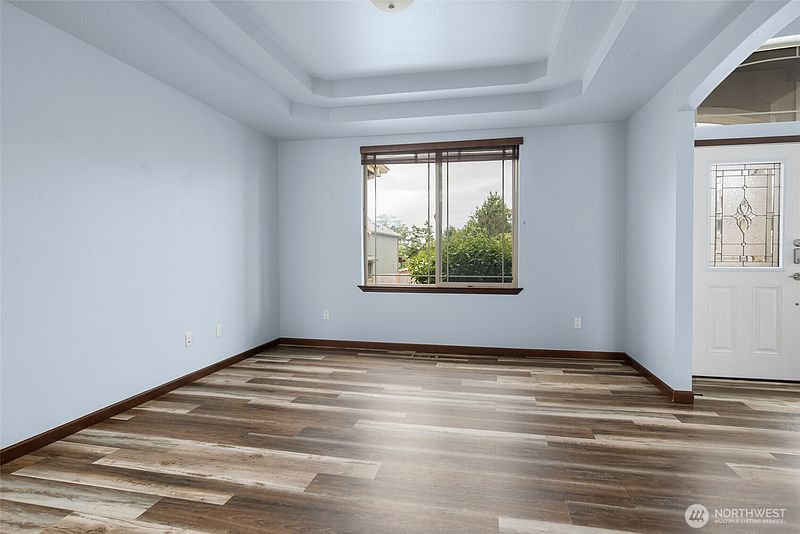 5th image of 1033 Lyle Ridge Circle