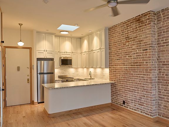 4th image of 319 W 75th St APT 5C