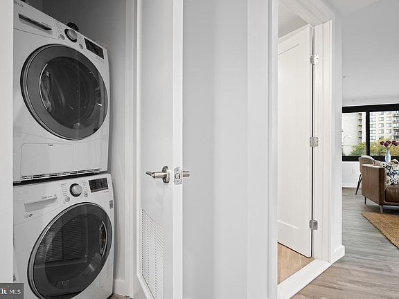 in-unit washer and dryer