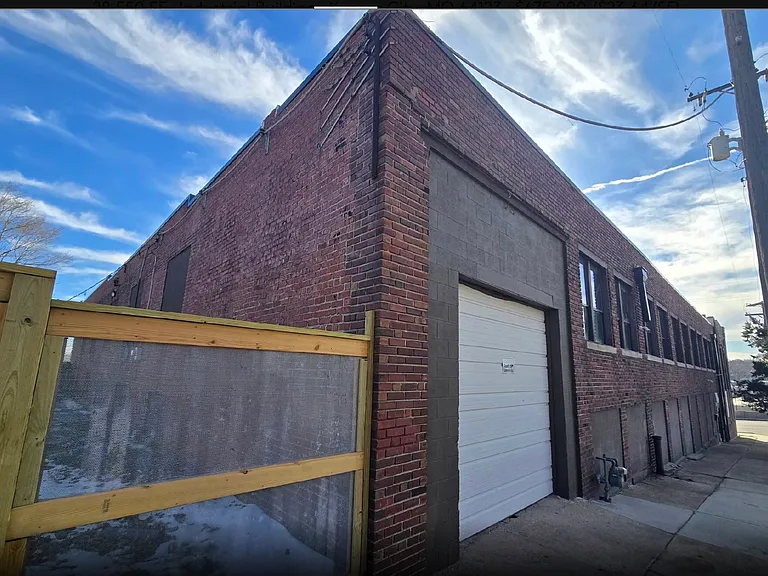 6100 Wilson Rd — Photo 4