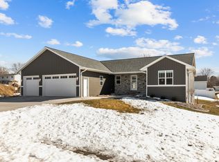 3089 S Sandstone Ct, Green Bay, WI 54313