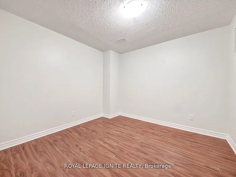 16 Sophia Rd #BASEMENT — Photo 10