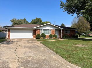 401 Springdale Dr, Belleville, IL