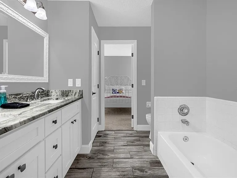 2820 Smithfield Dr — Photo 26