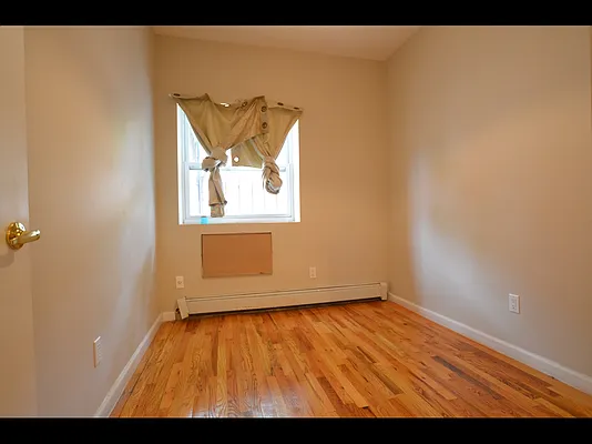 Rented by Miron Realty Group | media 10