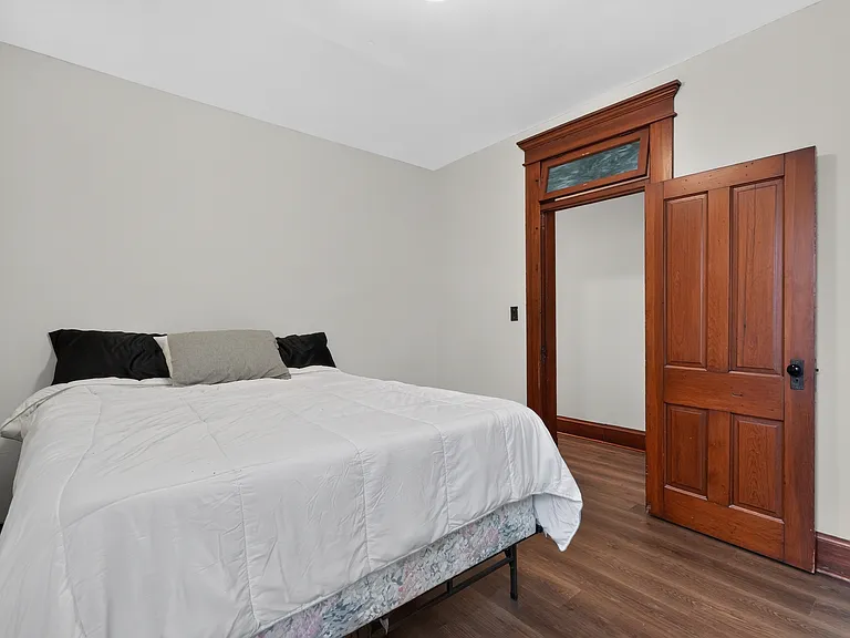 1439 S High St — Photo 23