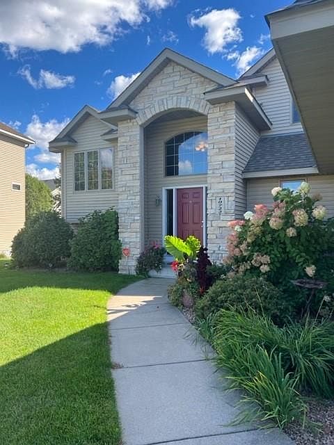 1st image of 10722 Regent Ct N