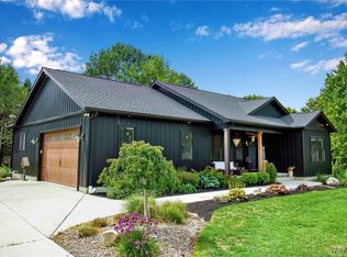 9268 Foote Rd, Akron, NY 14001