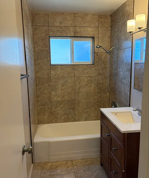 4909 Guava Ave #B — Photo 2