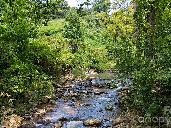 2nd image of 376 Lower Flat Creek Rd