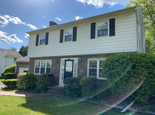1039 Merlin Dr, Niskayuna, NY 12309