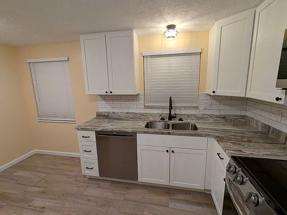 2nd image of 2187 Dixie Garden Loop