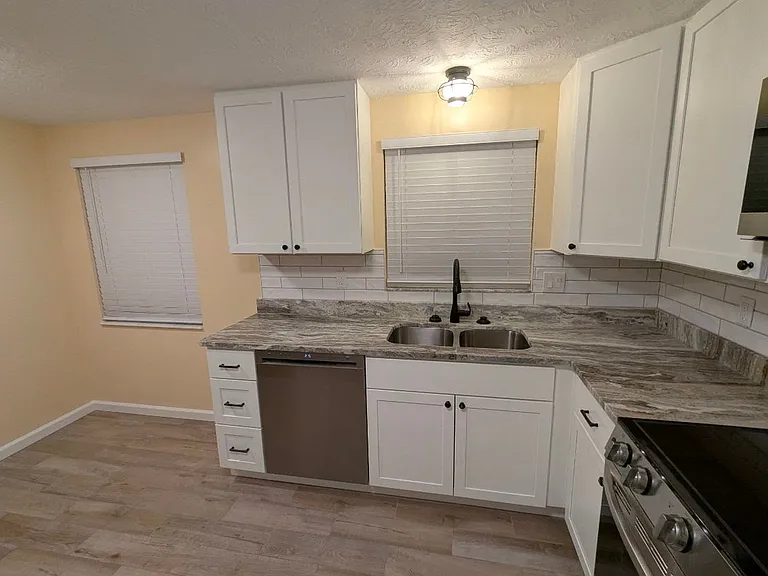2187 Dixie Garden Loop — Photo 2