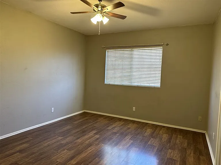 3320 N Lakeshore Ct — Photo 24