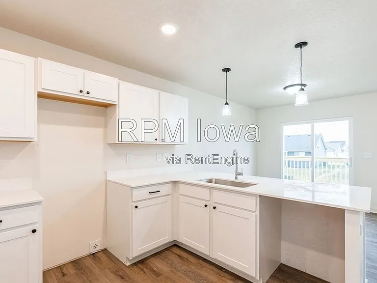 2830 20th St SW — Photo 5
