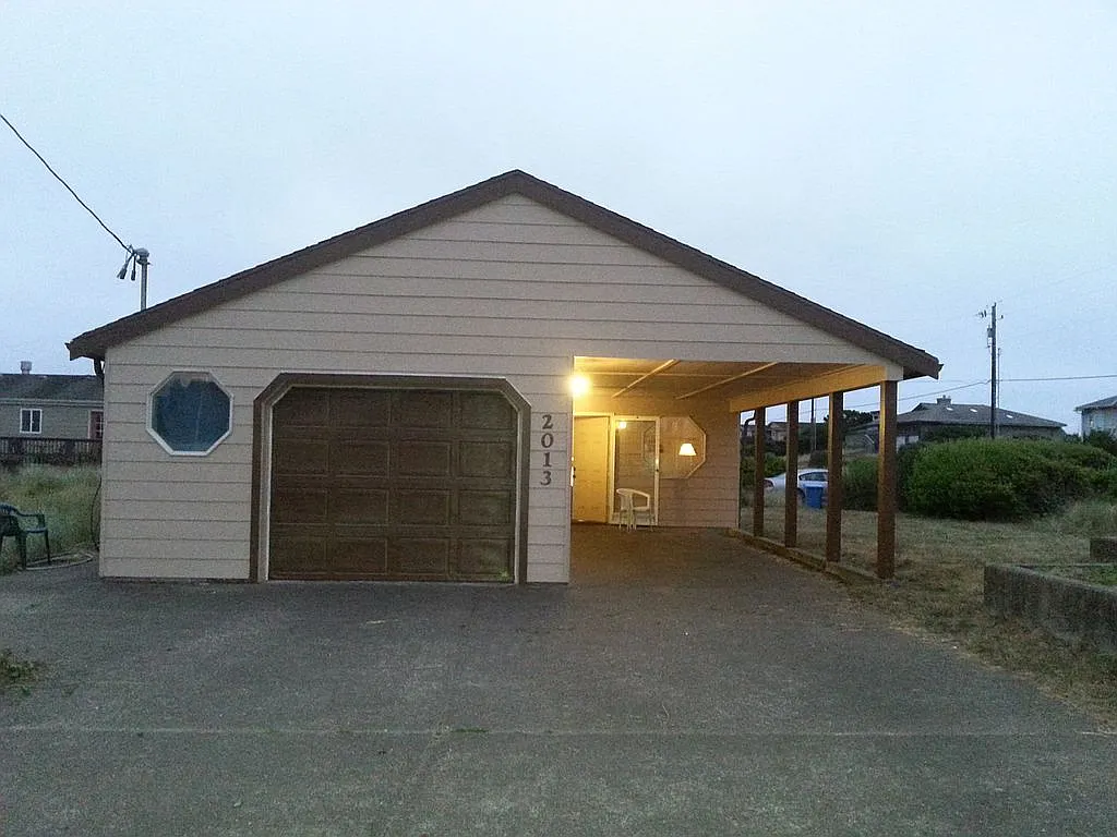 2013 NW Mackey St photo 1