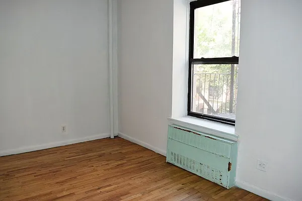 Rented by Dynamik Realty | media 10