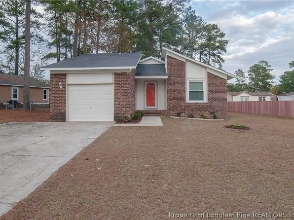 1092 Glen Reilly Dr, Fayetteville, NC 28314