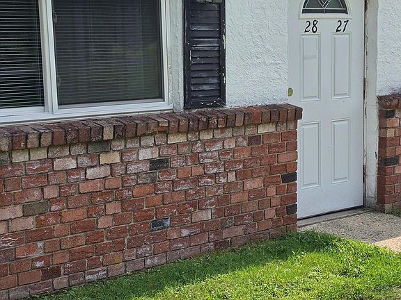 2nd image of 2101 Hill Rd #28