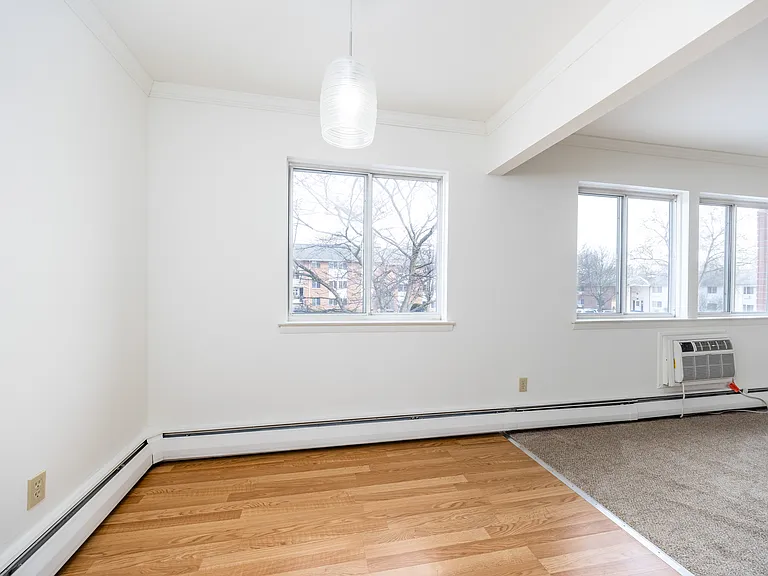 Clintwood Apartments — Photo 53