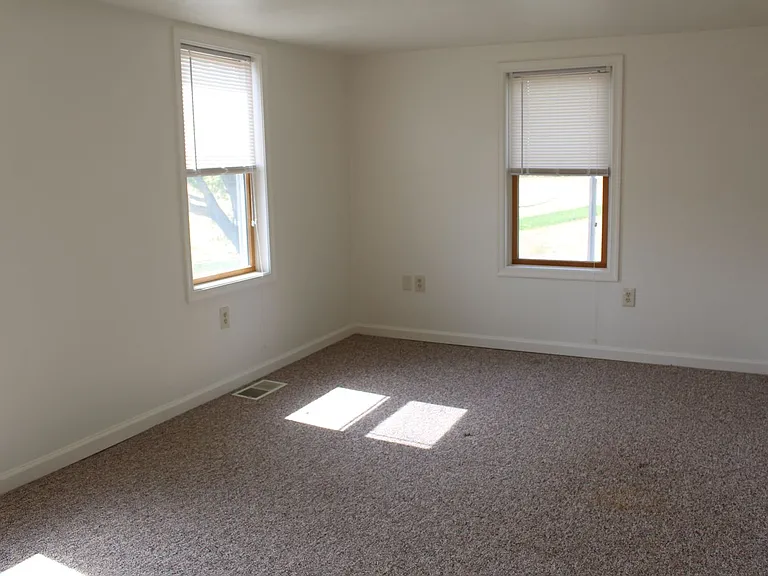 16093 Mellinger Ln — Photo 8