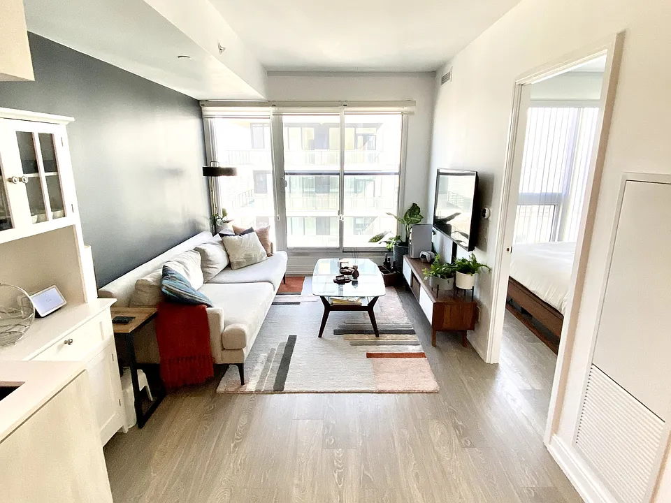 181 Dundas St E #5512
