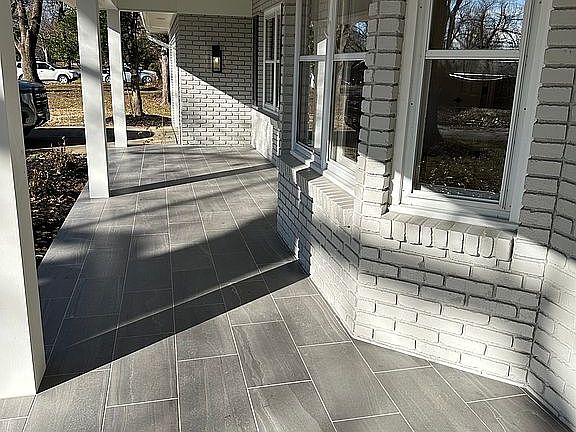 2nd image of 2411 E Berkeley St