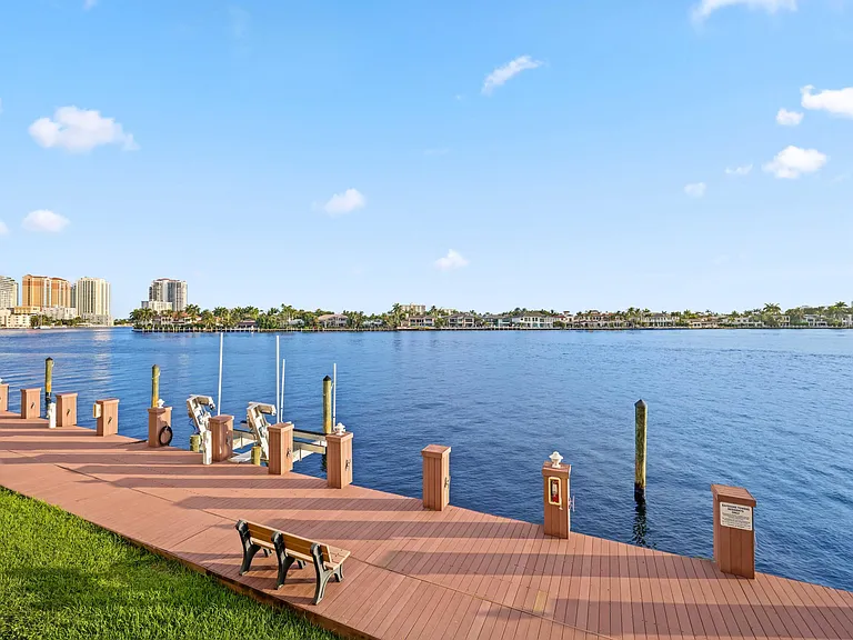 511 Bayshore Dr #401 — Photo 41