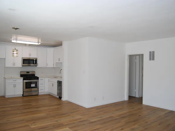 11836 Gorham Ave, Los Angeles, CA 90049