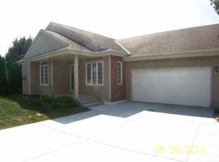 2709 Sandra Ln, Waukesha, WI 53188
