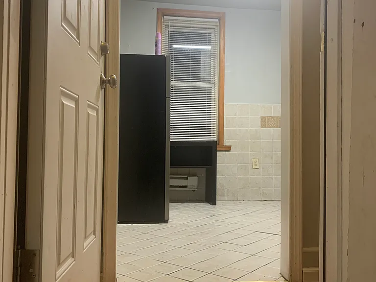 1335 Snyder Ave #3 — Photo 8