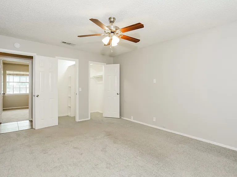 223 N Willow St — Photo 10