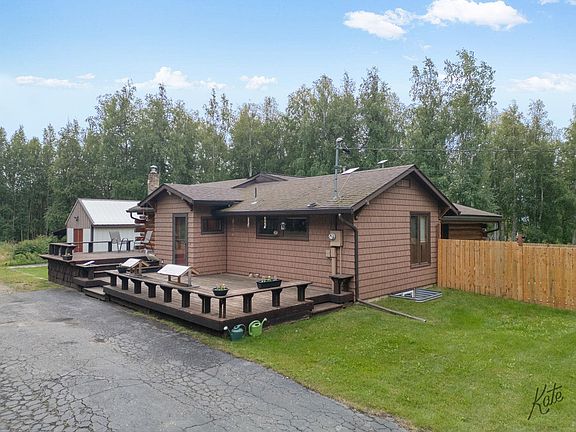 3rd image of 770 Bennett Rd