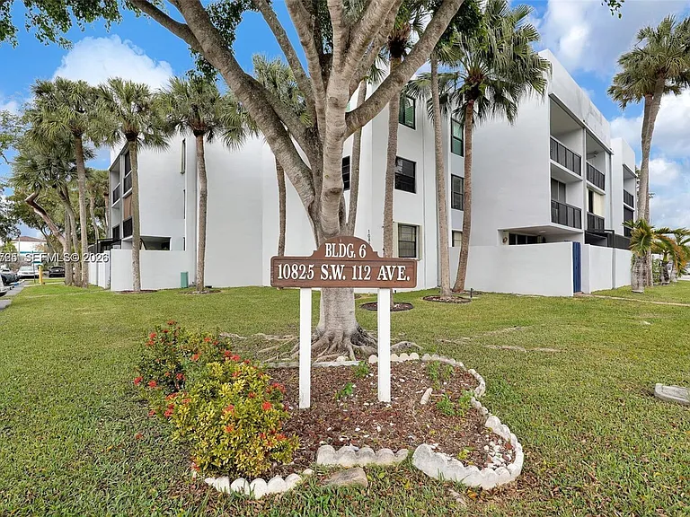 10825 SW 112th Ave #6-215 — Photo 3