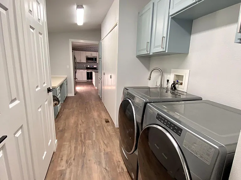 690 S Park Ave — Photo 31