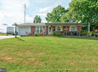 105 Hoke Dr, Chambersburg, PA 17202