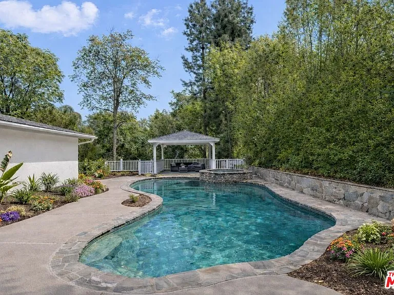 5220 Melvin Ave — Photo 2