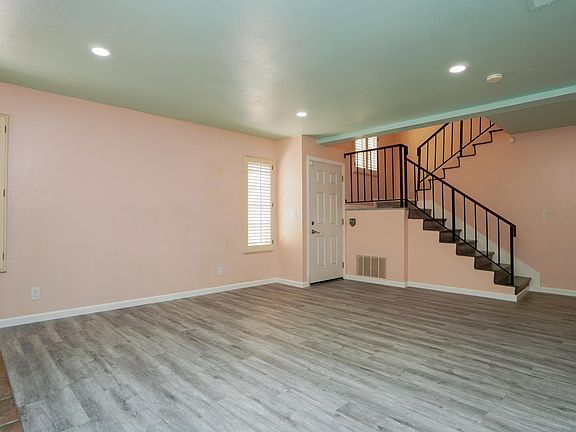 2nd image of 438 Las Palomas Dr
