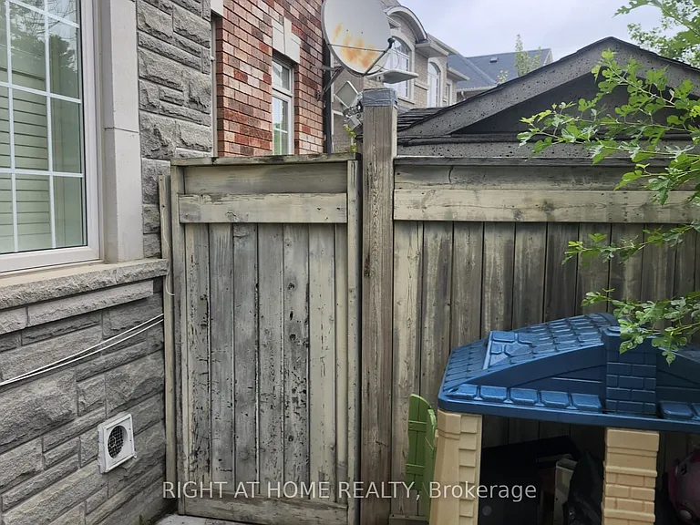 1 Via Avellino Rd #BASEMENT — Photo 2