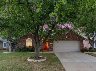 2311 Castlegate Dr, Corinth, TX 76210