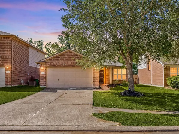 17739 Barton Point Ln, Richmond, TX 77407