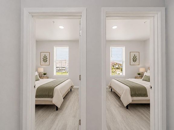 5th image of 715 28th St